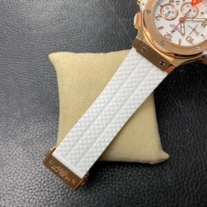 Alternative view of HUBLOT_57