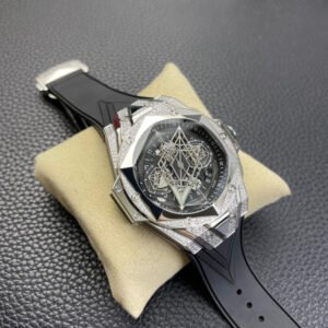 Alternative view of HUBLOT_122