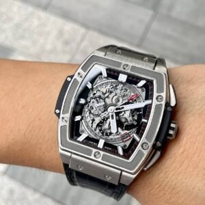 Alternative view of HUBLOT_141