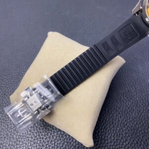 Alternative view of PATEK PHILIPPE_90