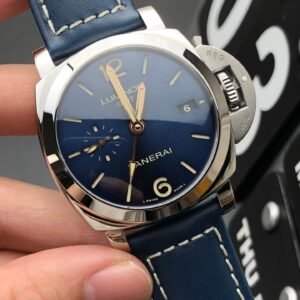 Alternative view of Panerai_36